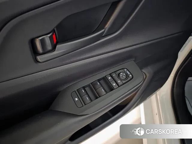 Toyota Prius 5th Generation 2023 Белый из Кореи, фото 6