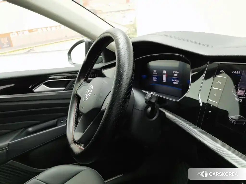 Volkswagen Passat plug-in hybrid 2023 Черный из Китая, фото 6