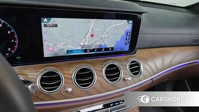 Mercedes-Benz E-Class W213 2022 Белый из Кореи, фото 6