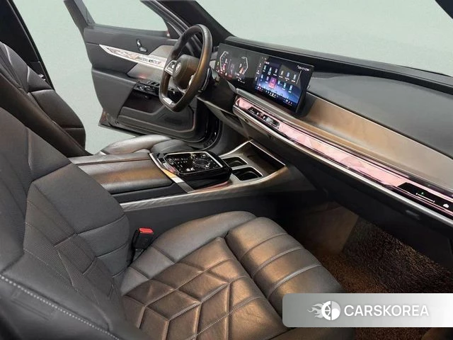 BMW 7 Series (G70) 2023 Черный из Кореи, фото 6