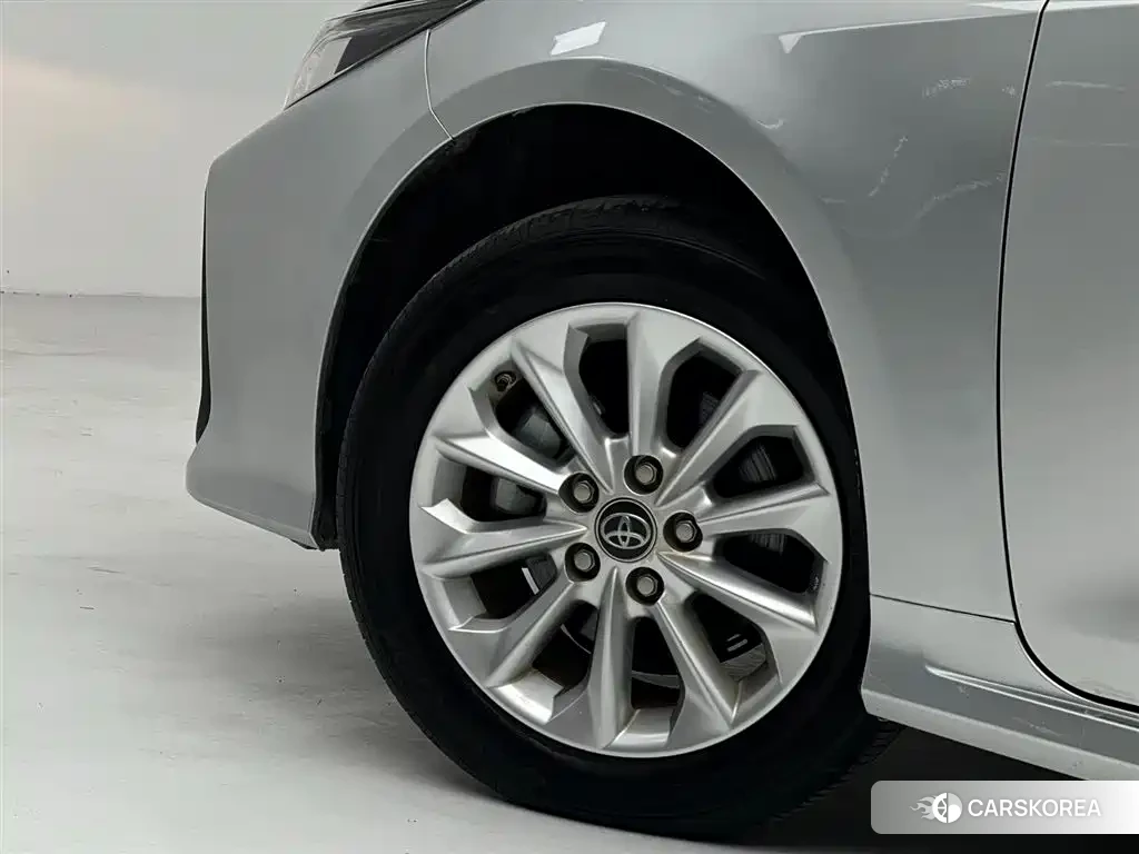 Toyota Corolla 2023 Silver/gray из Китая, фото 6