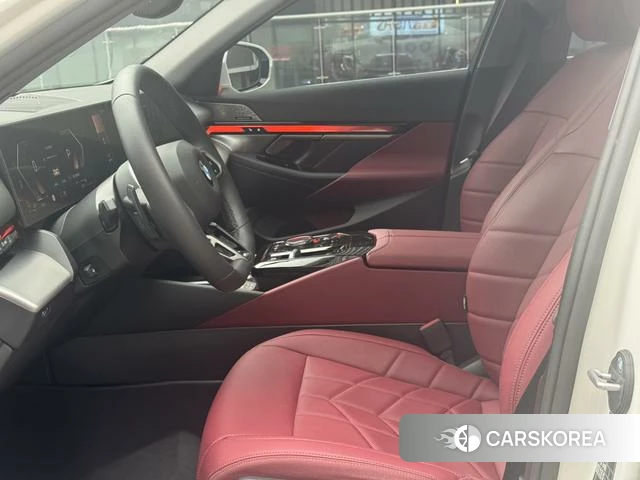 BMW 5 series 2025 Белый из Китая, фото 6