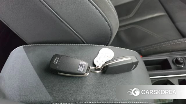 Audi Q3 (F3) 2022 Белый из Кореи, фото 6
