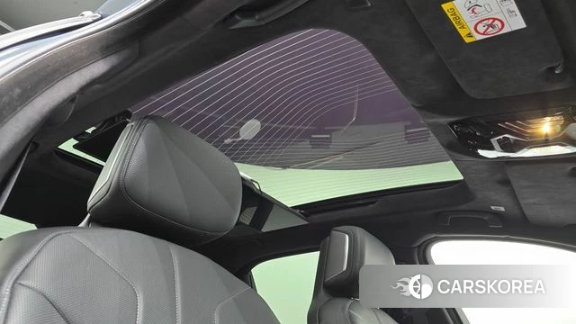 BMW 7 Series (G70) 2023 Цвет галактики из Кореи, фото 6