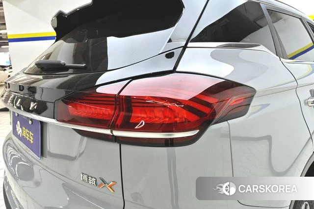 Geely Automobile Boyue 2022 Темно-серый из Китая, фото 6