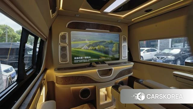 Toyota Hiace 2023 Черный из Китая, фото 6
