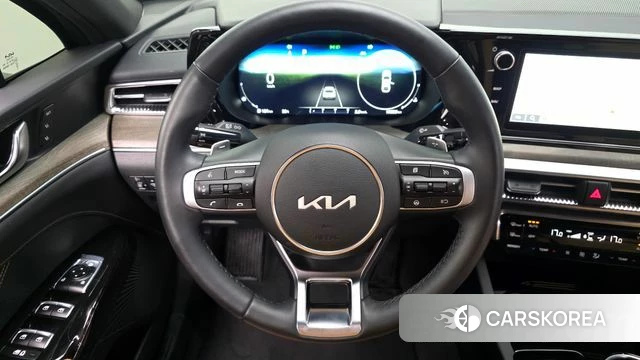 Kia K5 3rd generation 2023 Серебристо-серый из Кореи, фото 6
