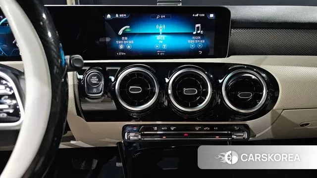 Mercedes-Benz A-Class W177 2019 Серебристо-серый из Кореи, фото 6