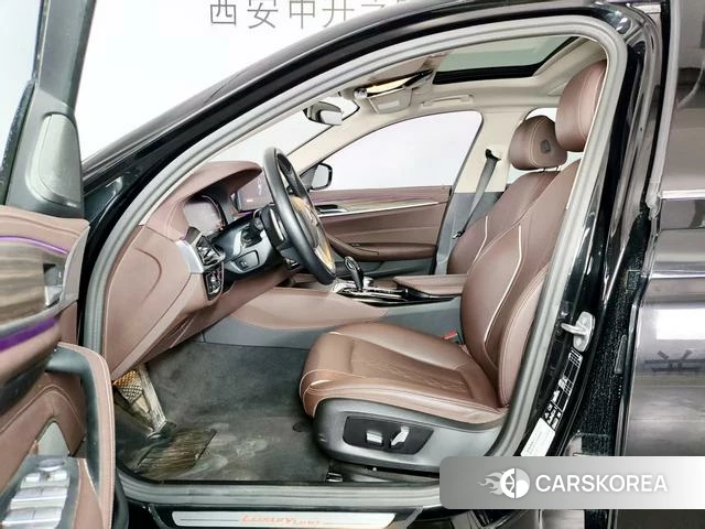 BMW 5 series 2023 Черный из Китая, фото 6