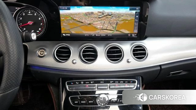 Mercedes-Benz E-Class W213 2018 Белый из Кореи, фото 6