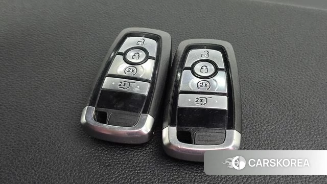 Ford Explorer 6th Generation 2021 Белый из Кореи, фото 6