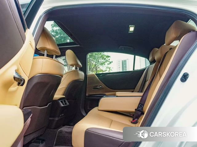 Lexus ES 2021 Белый из Китая, фото 6