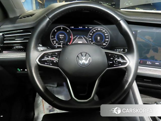 Volkswagen Touareg 3rd generation 2020 Белый из Кореи, фото 6