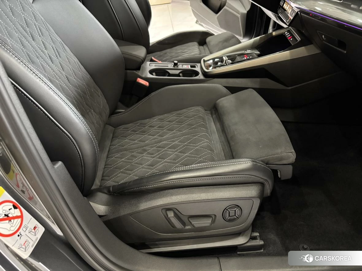 Audi A3 2023 Темно-серый из Китая, фото 6