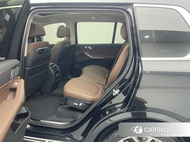 BMW X7 2024 Черный из Китая, фото 6