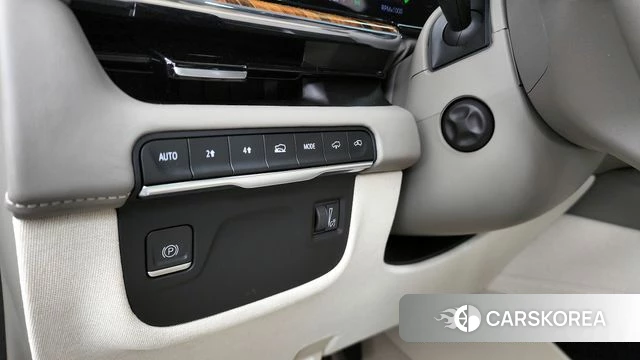 Cadillac Escalade 5th Generation 2023 Белый из Кореи, фото 6