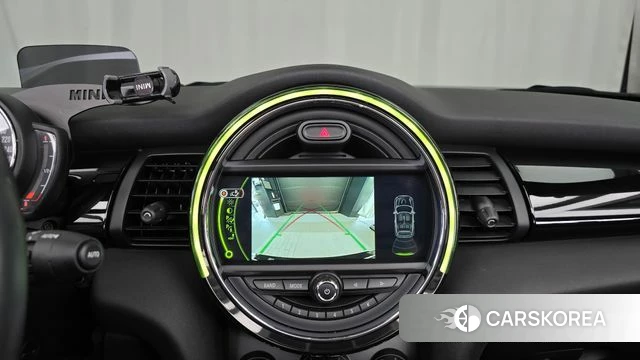 Mini Cooper Convertible 2018 Черный из Кореи, фото 6