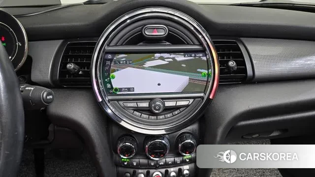 Mini Cooper Convertible 2021 Жемчужный цвет из Кореи, фото 6