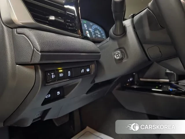 Toyota Camry (XV80) 2025 Песочный из Кореи, фото 6