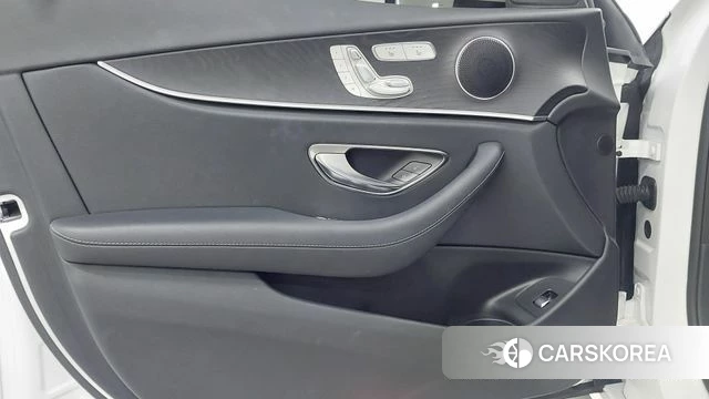 Mercedes-Benz E-Class W213 2021 Белый из Кореи, фото 6