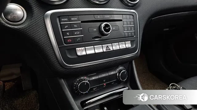 Mercedes-Benz A-Class W176 2018 Белый из Кореи, фото 6