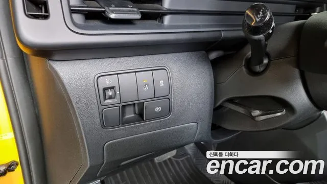 Hyundai Staria 2023 Желтый из Кореи, фото 6