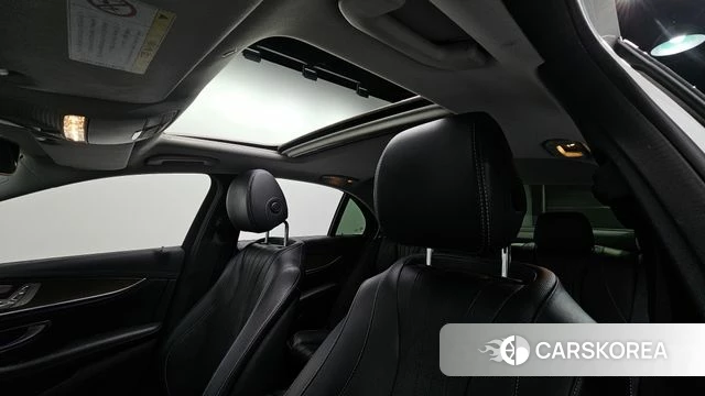 Mercedes-Benz E-Class W213 2018 Белый из Кореи, фото 6