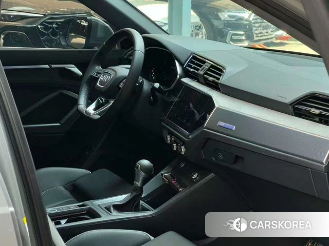 Audi Q3 2024 Темно-серый из Китая, фото 6