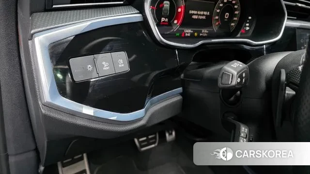 Audi Q3 (F3) 2022 Белый из Кореи, фото 6