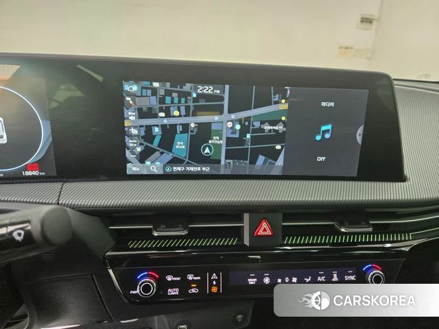 Kia EV6 2022 Серебристо-серый из Кореи, фото 6