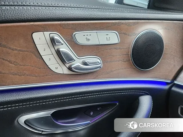 Mercedes-Benz E-Class W213 2018 Белый из Кореи, фото 6