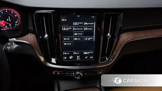 Volvo S60 3rd generation 2021 Белый из Кореи, фото 6