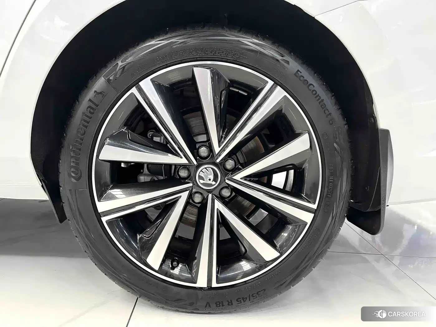 Skoda Superb 2023 Белый из Китая, фото 6