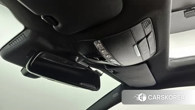 Mercedes-Benz C-Class W205 2018 Белый из Кореи, фото 6