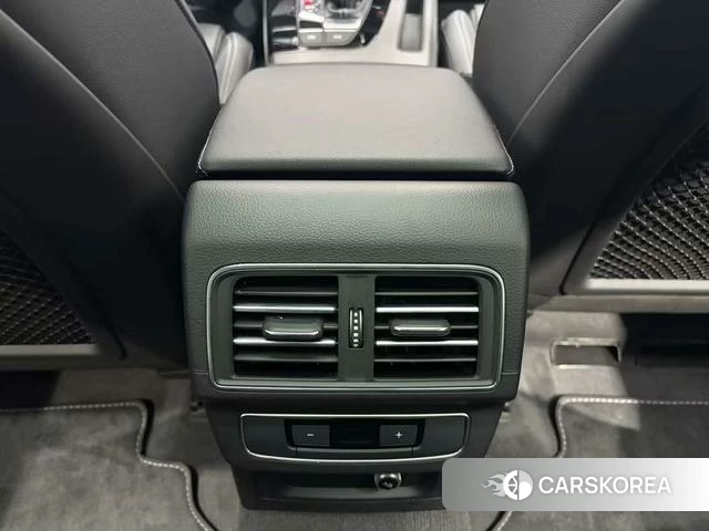Audi Q5L 2023 Белый из Китая, фото 6
