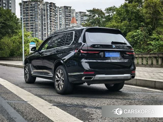 BMW X7 2023 Черный из Китая, фото 6