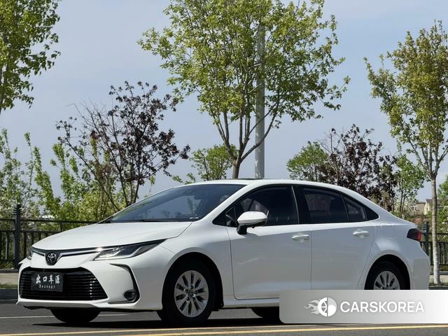Toyota Corolla 2023 Белый из Китая, фото 6