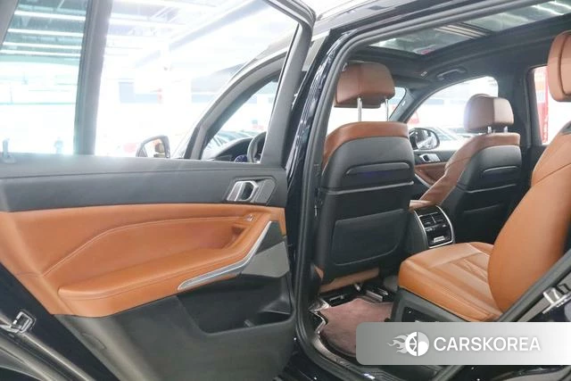 BMW X7 2022 Черный из Китая, фото 6