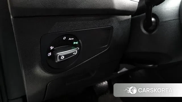 Volkswagen Tiguan second Generation 2022 Белый из Кореи, фото 6