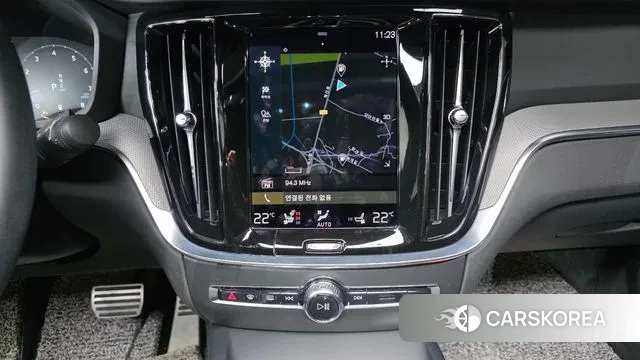 Volvo S60 3rd generation 2022 Белый из Кореи, фото 6