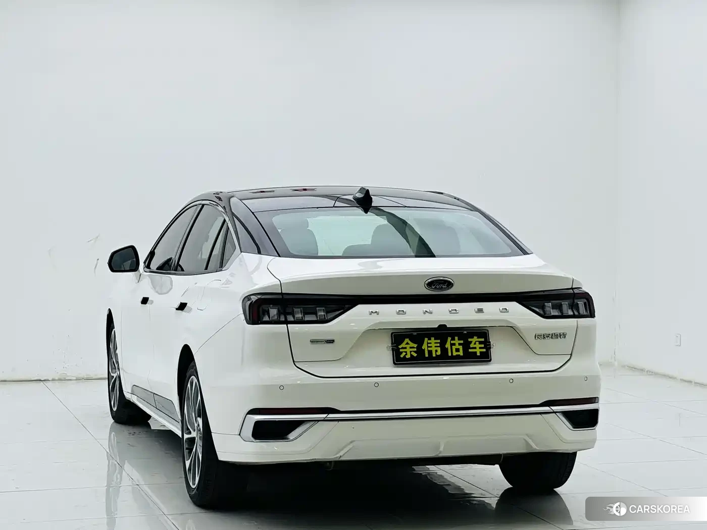 Ford Mondeo 2023 Белый из Китая, фото 6