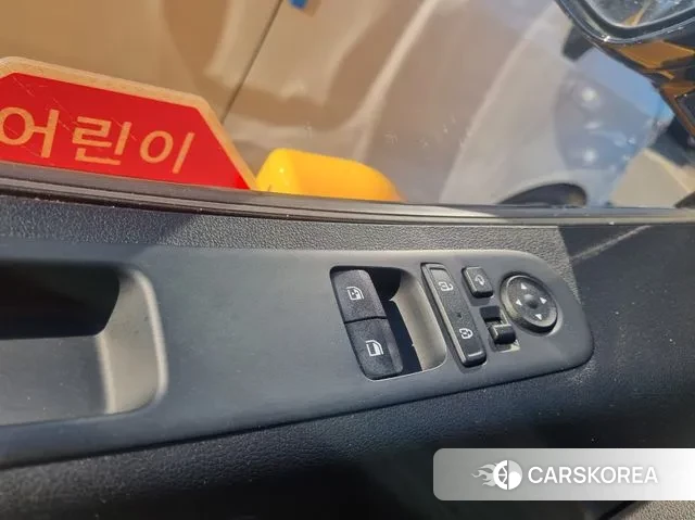 Hyundai Staria 2021 Желтый из Кореи, фото 6