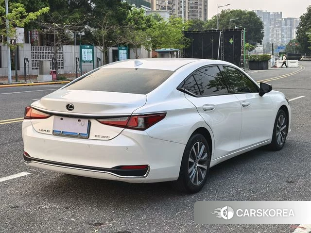 Lexus ES 2021 Белый из Китая, фото 6