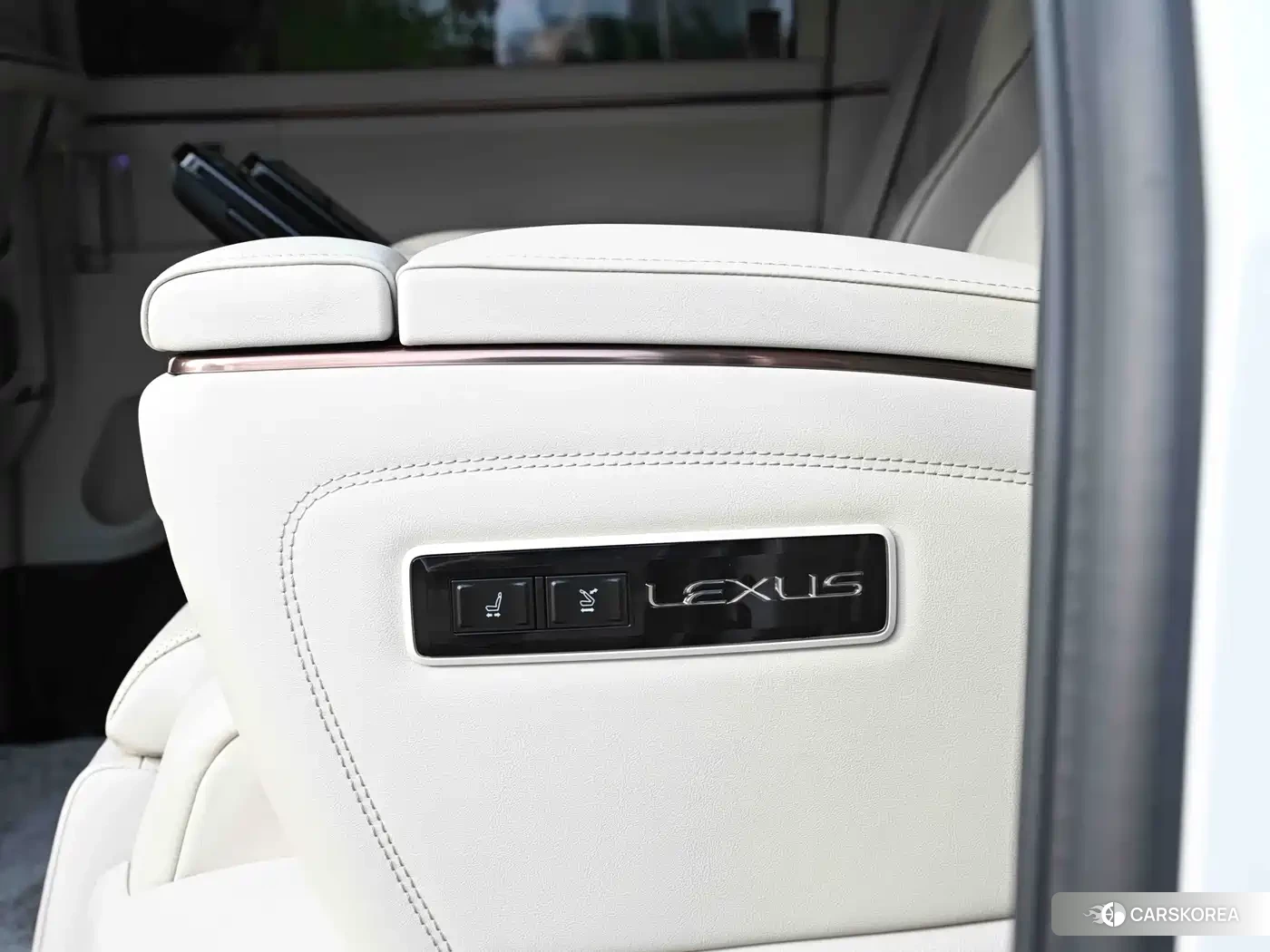 Lexus LM 2026 Белый из Китая, фото 6