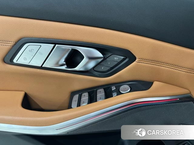 BMW 3 Series (G20) 2024 Светло-серебряный цвет из Кореи, фото 6