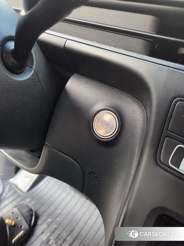 Hyundai Staria 2023 Серебряный из Кореи, фото 6