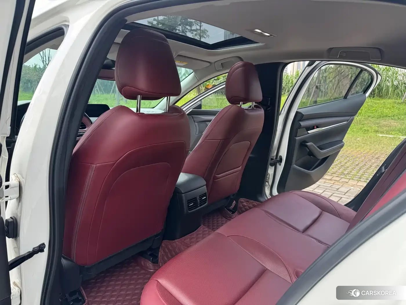 Mazda 3 2024 Белый из Китая, фото 6
