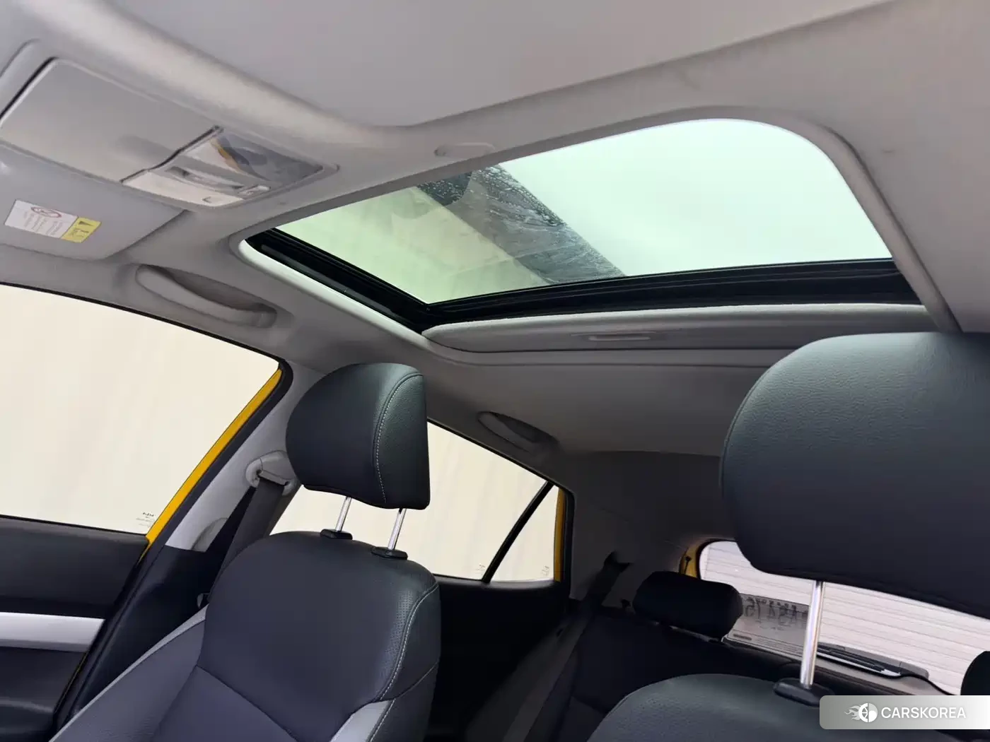 Kia KX1 2022 Yellow/orange из Китая, фото 6