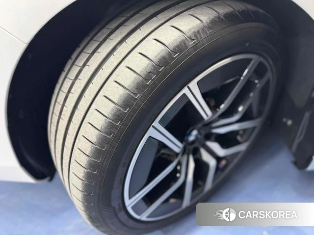 BMW 7 Series (G70) 2025 Белый из Кореи, фото 6