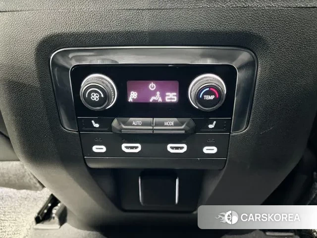 Chevrolet (GM Daewoo) Tahoe 2022 Белый из Кореи, фото 6